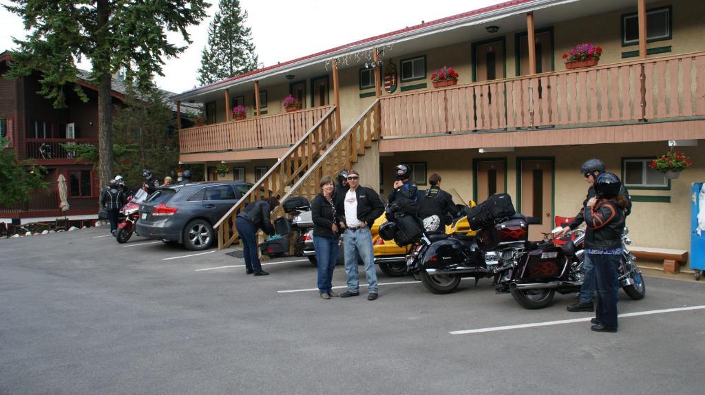 Motel Bo Radium Radium Hot Springs Extérieur photo