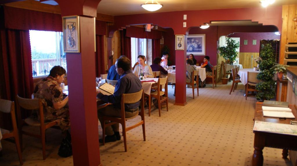 Motel Bo Radium Radium Hot Springs Extérieur photo
