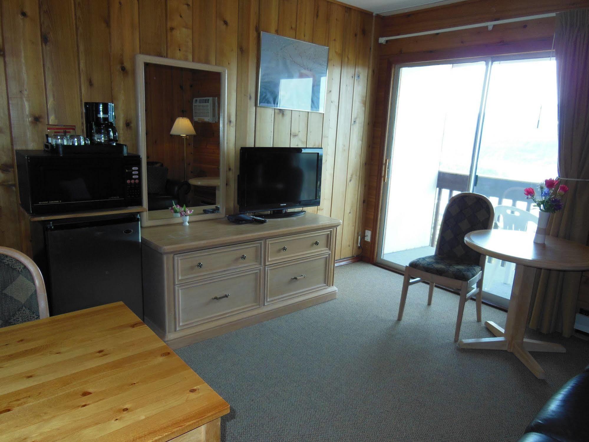Motel Bo Radium Radium Hot Springs Extérieur photo