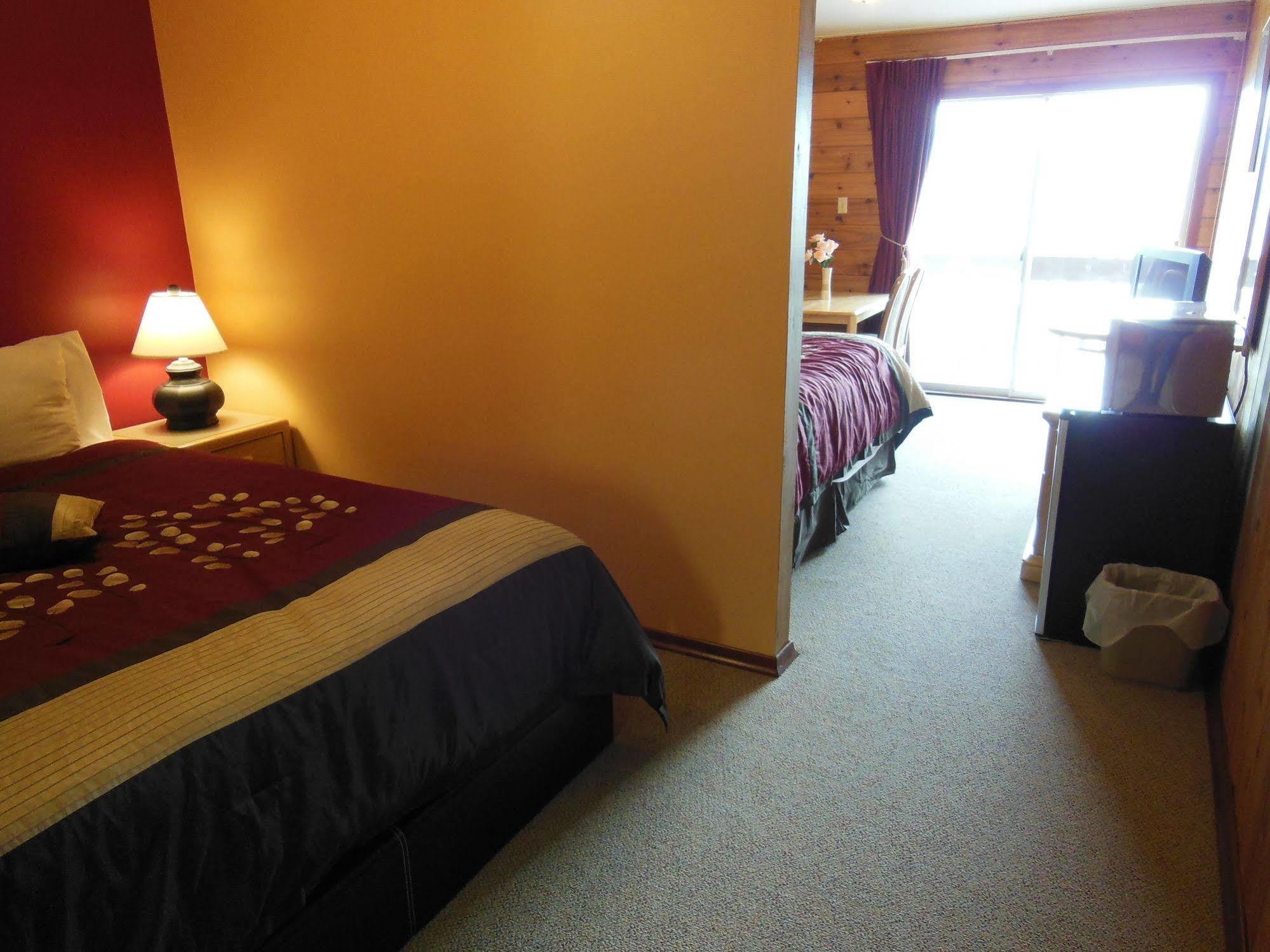 Motel Bo Radium Radium Hot Springs Extérieur photo