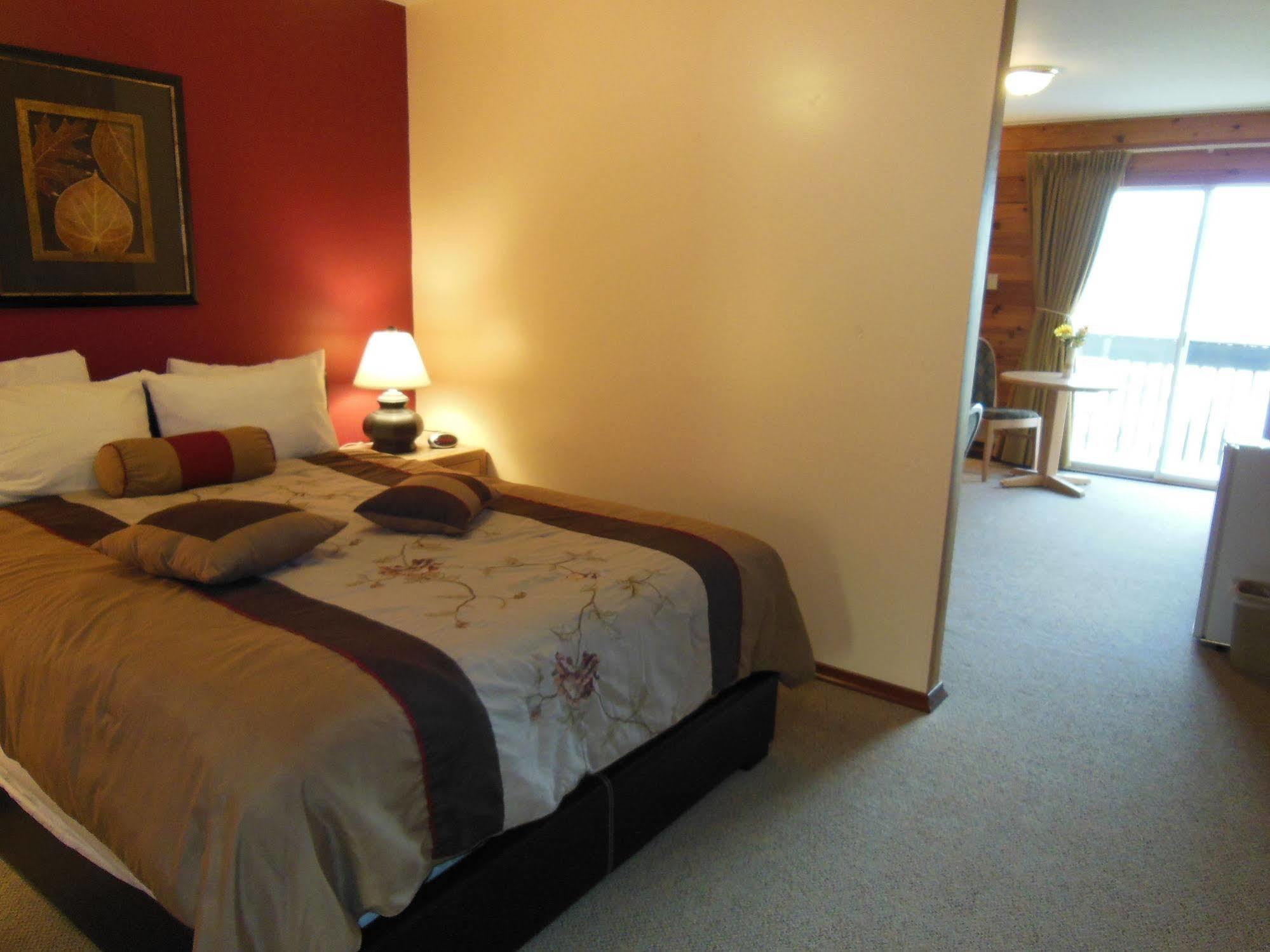 Motel Bo Radium Radium Hot Springs Extérieur photo